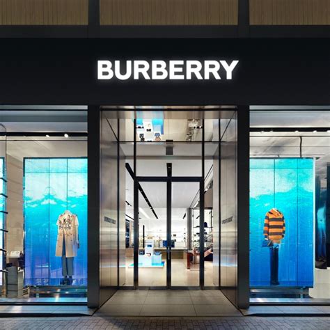 burberry store website.